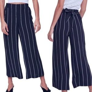 Wilfred| Aritzia| ‘Faun’ Wide Leg Lightweight Pant in Navy w/White Stripes Sz XS